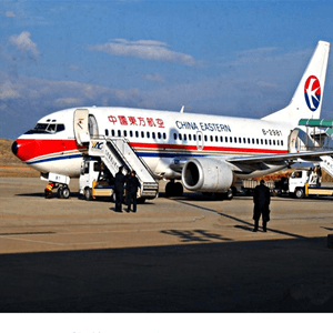 西安机场空运航空快运业稳步发展的原因是什么？